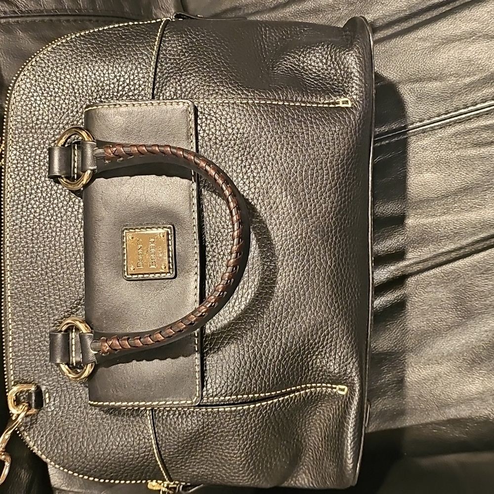 DOONEY & BOURKE BAG... EXCELLENT CONDITION - Picture 3 of 16